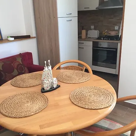 Apartment Lea Marsel